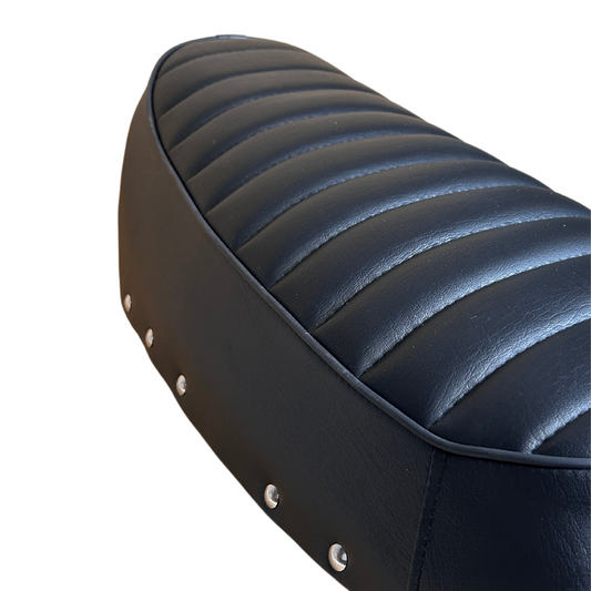 Black Dax saddle CT70 model for 12 volt Dax 